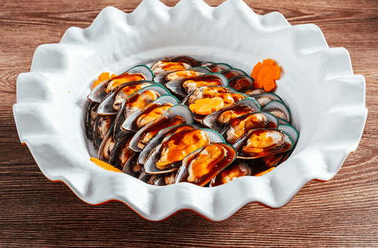 Sauce-Glazed Green Mussels